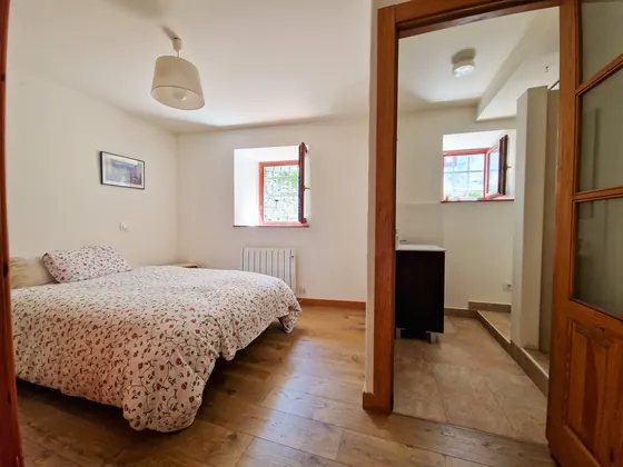 Ground floor bedroom suite 3